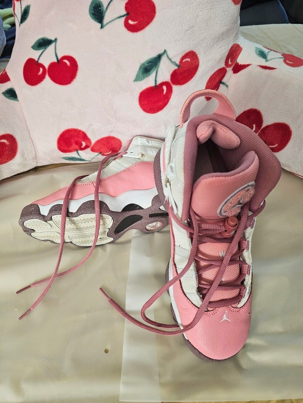 Jordan 6 Rings - 7Y - Picture 2 of 6